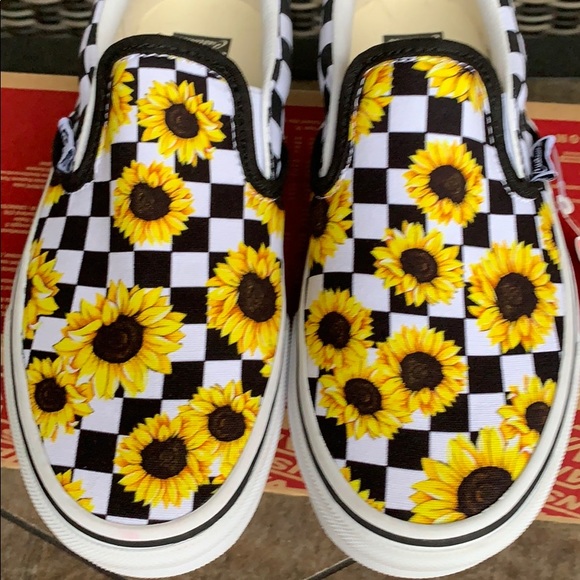 VANS CLASSIC SLIP ON CUSTOM SUNFLOWER/CHECKERBOARD - Picture 10 of 16